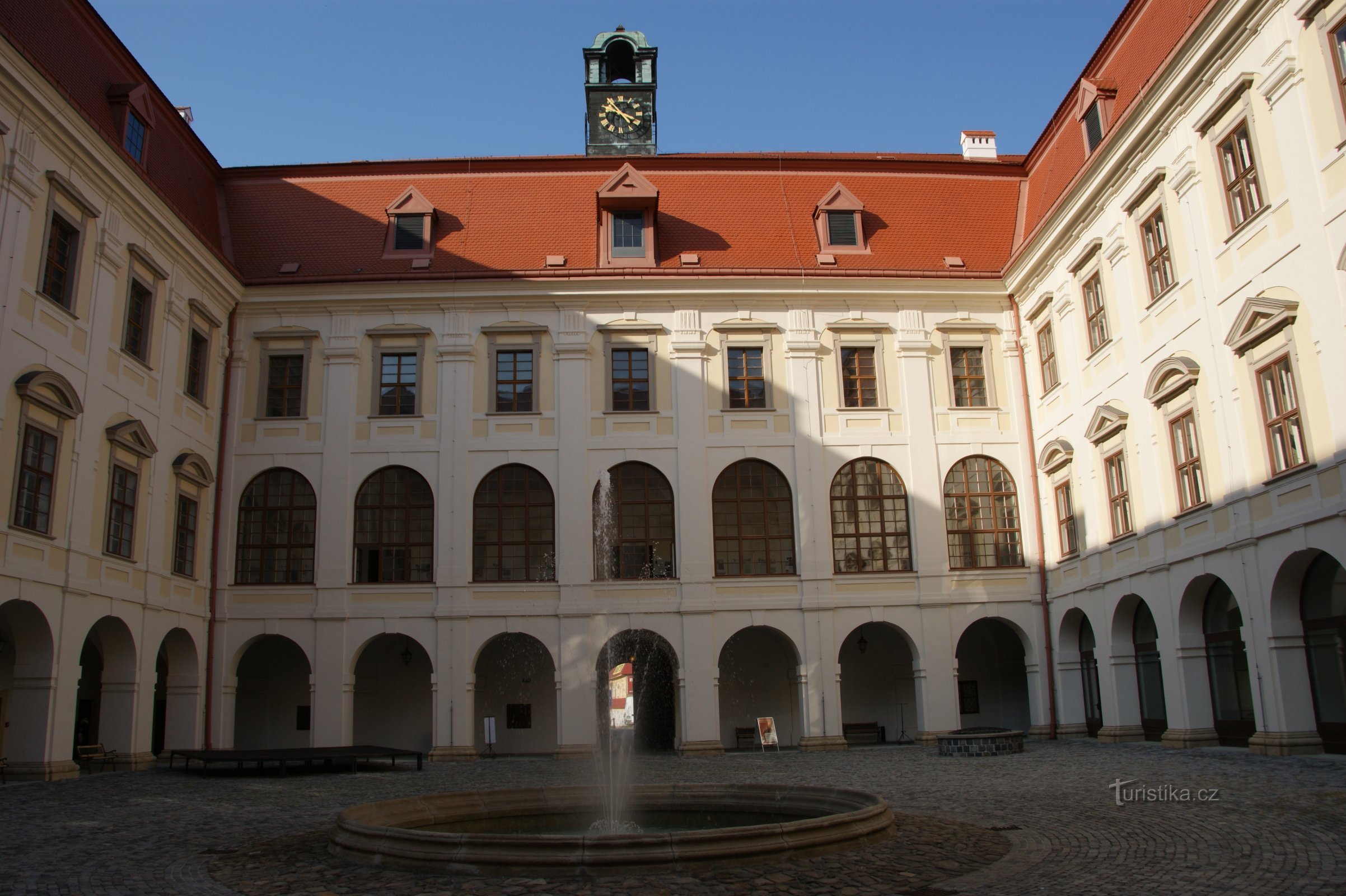 patio del castillo