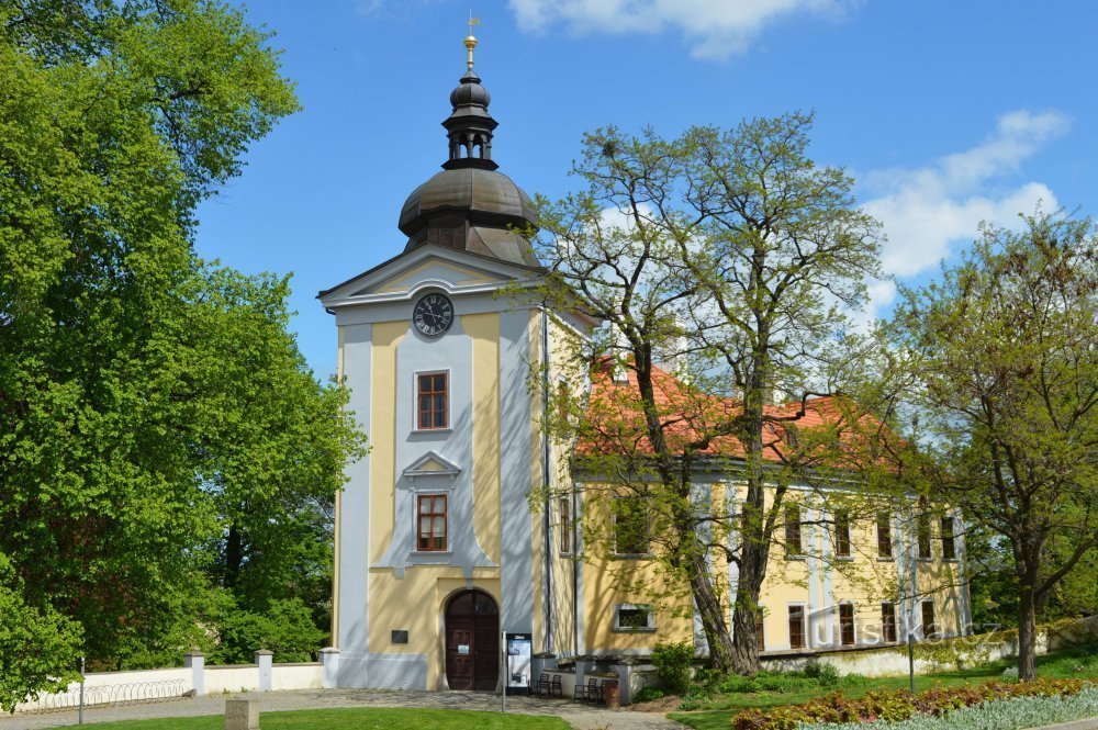 Grajski kompleks Ctěnice