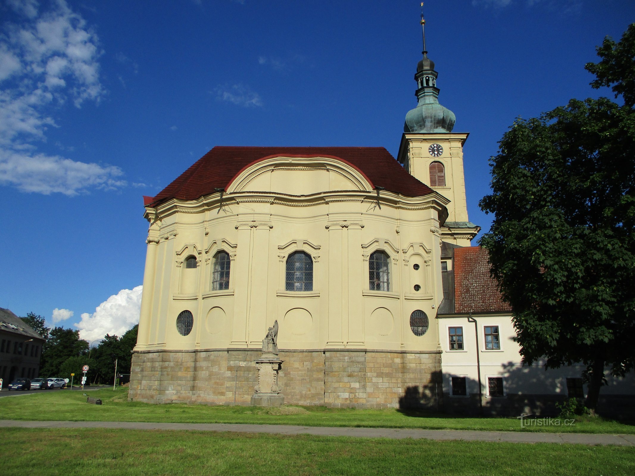 Dvorska crkva Bogojavljenja (Smiřice, 2.6.2019. lipnja XNUMX.)