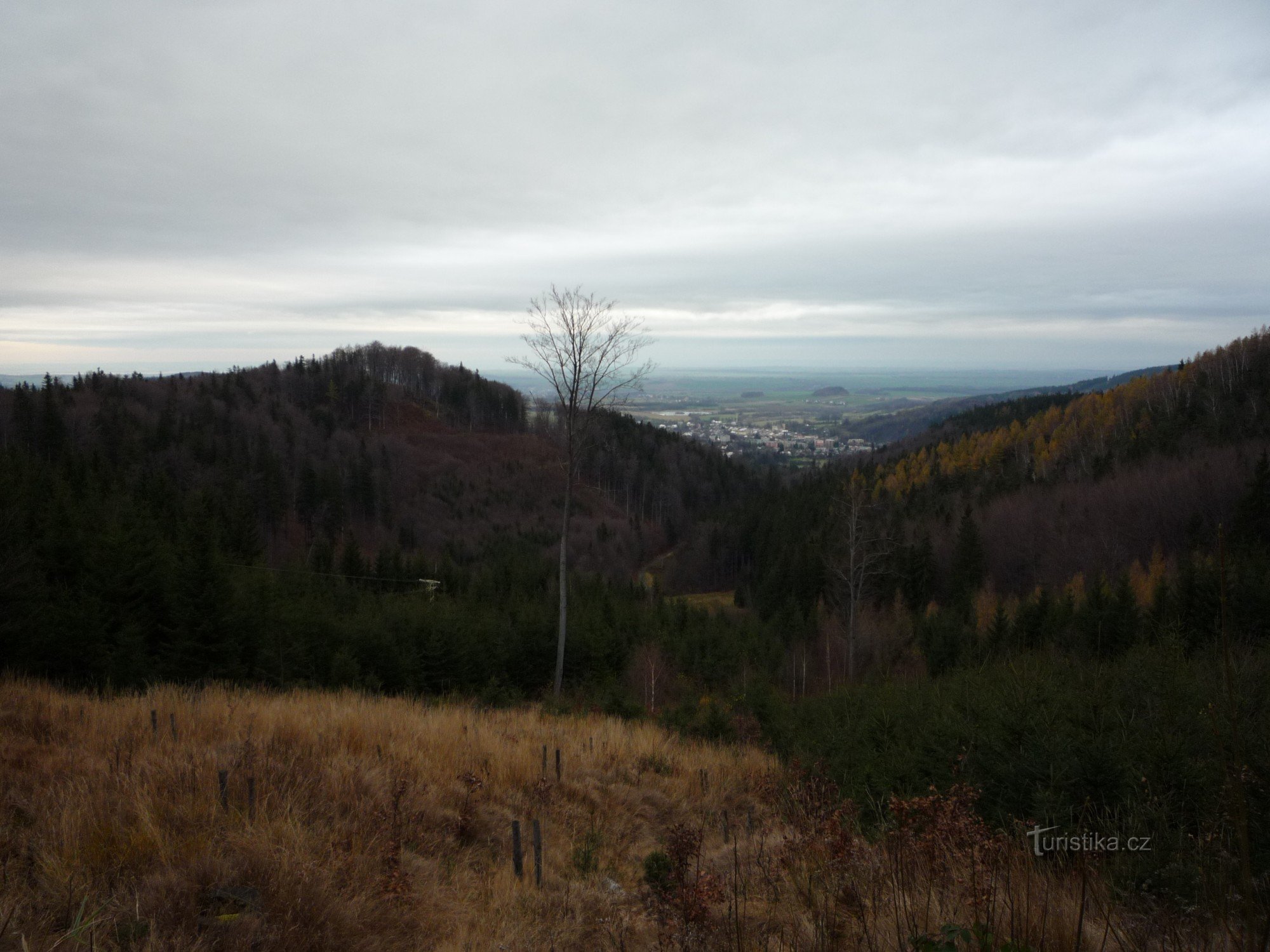 Kasteelheuvel vanuit het zuiden