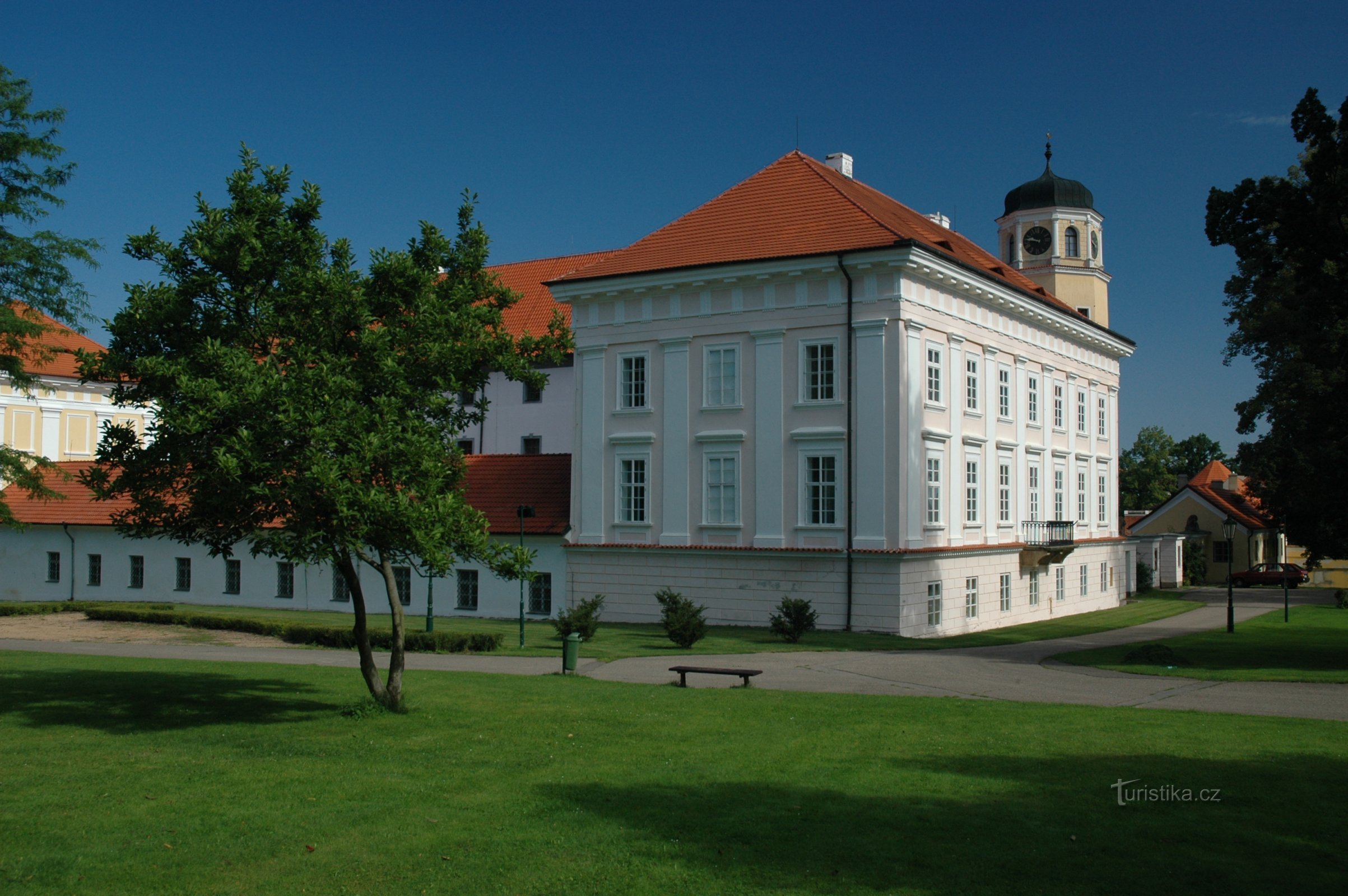 Замок і парк Влашим