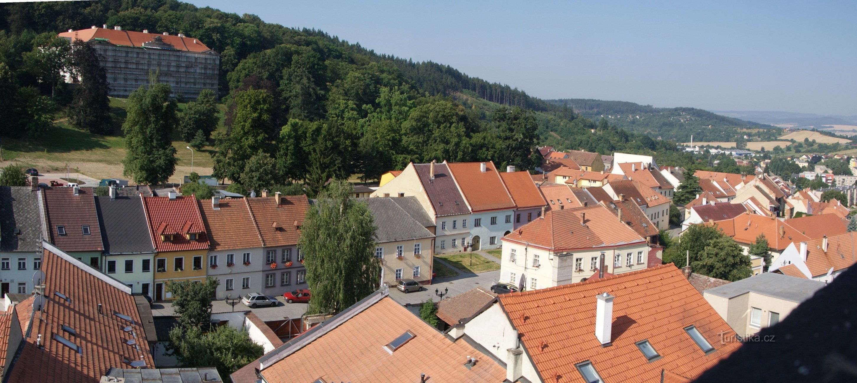 le château et la ville juive