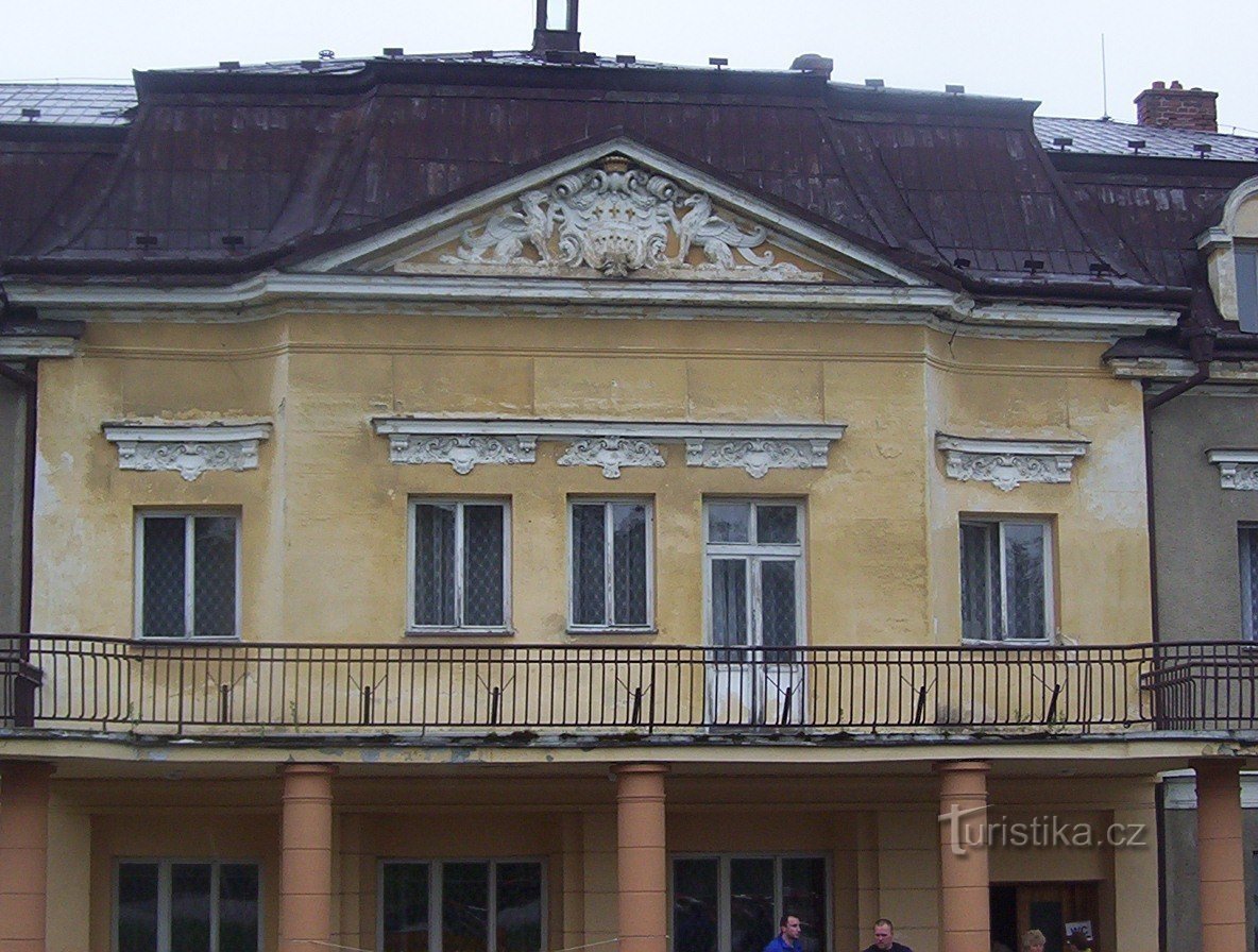 Bores slott - detalj av huvudfasaden