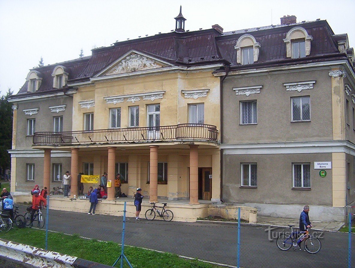 Château de Bores - façade principale