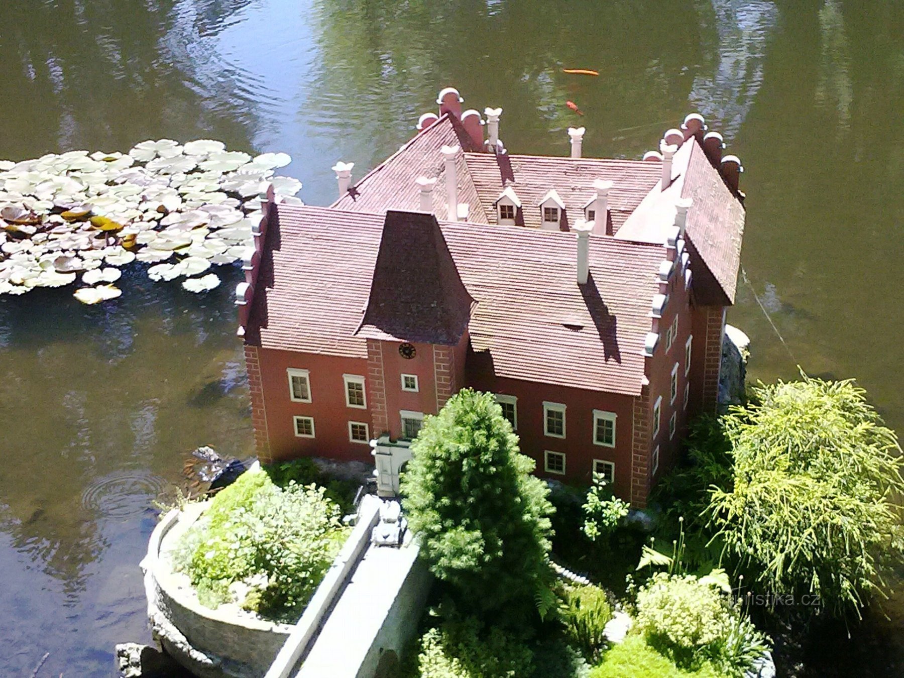 Cervena Lhota Schloss