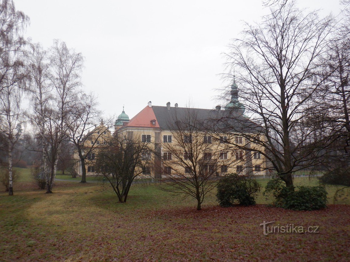 Doksy Slot nær Mách søen
