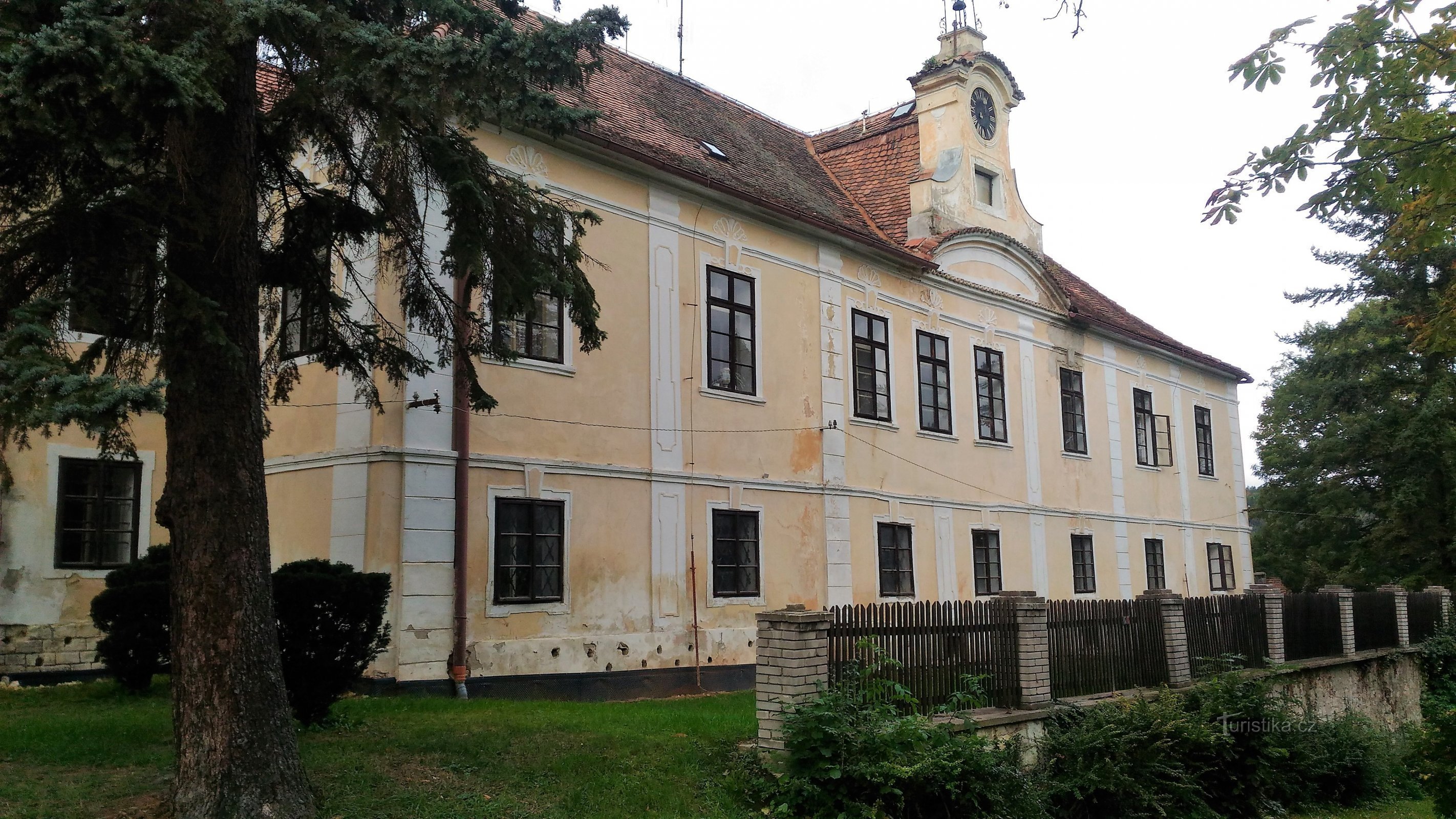 Schloss Domoušice