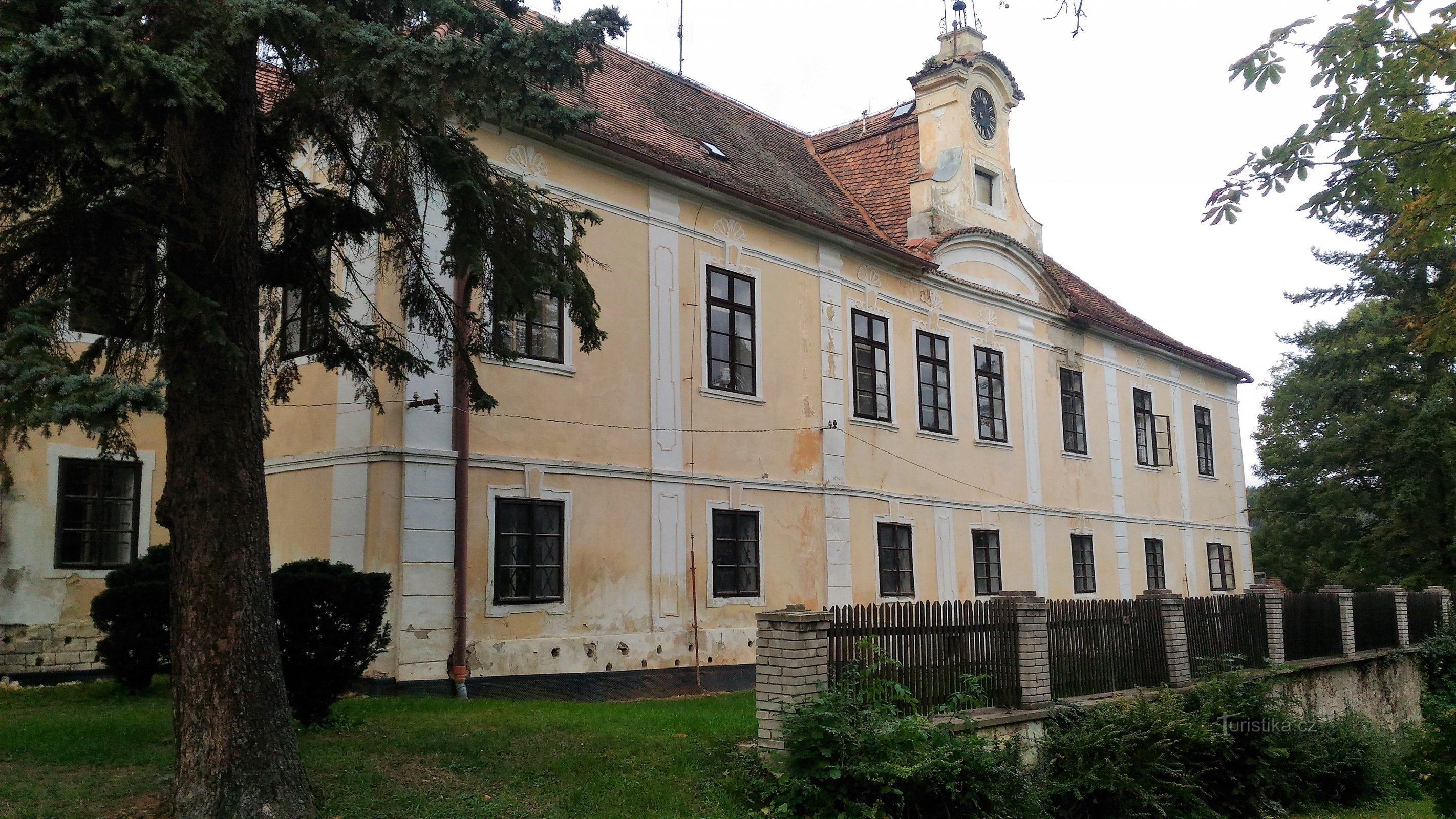 Château de Domousice