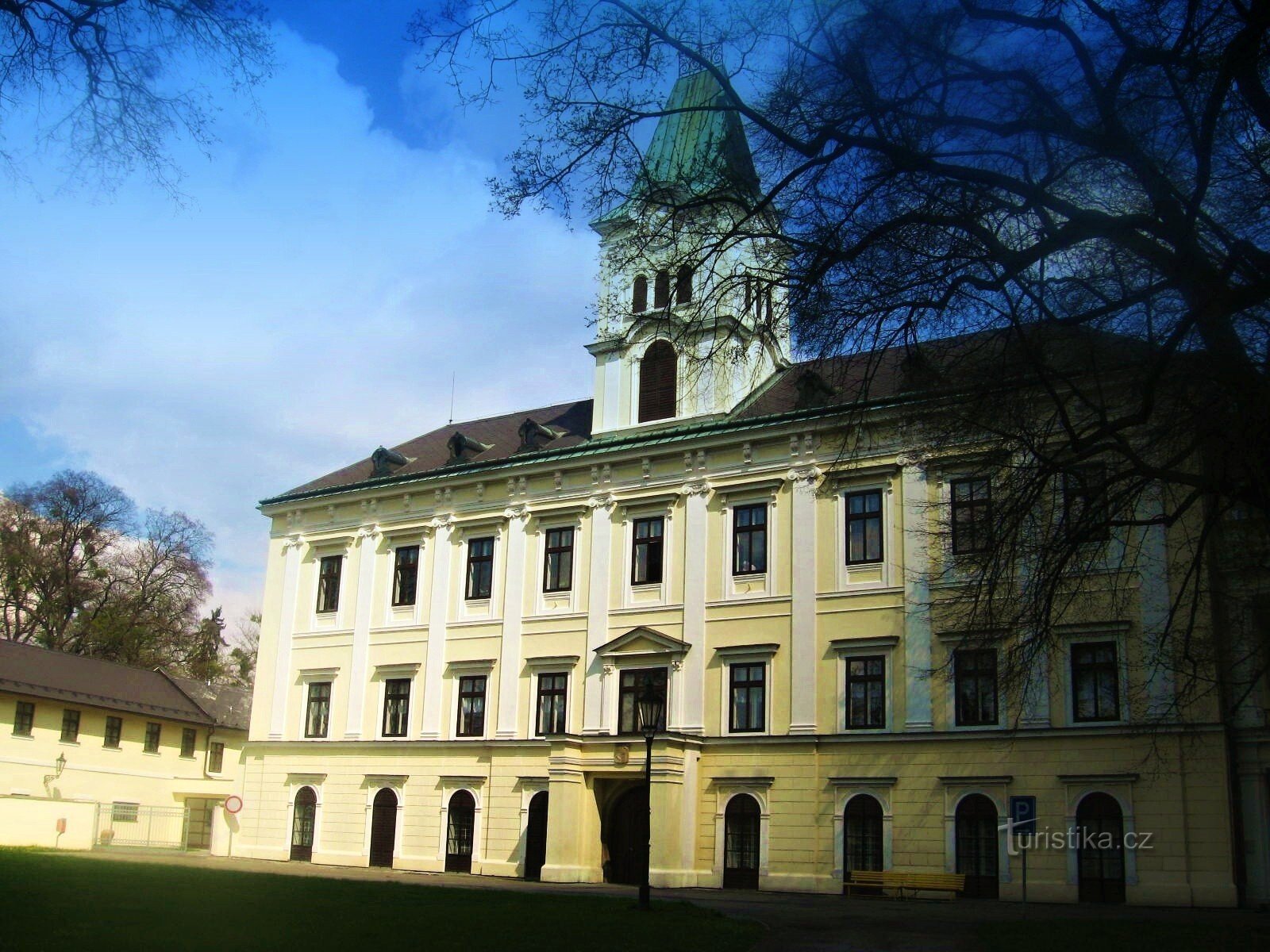 château - maison de retraite