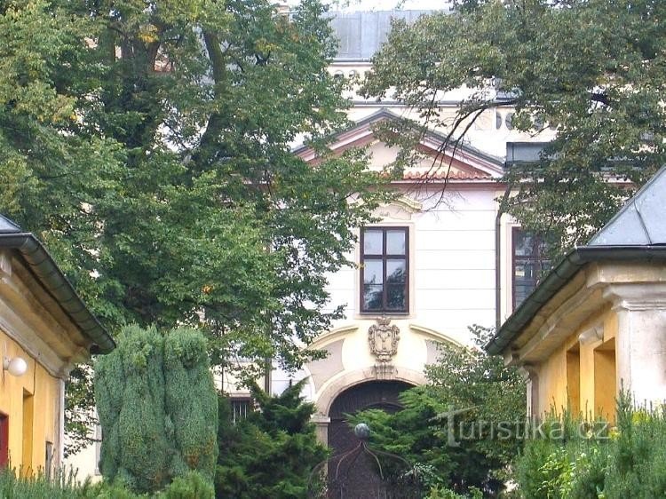 Schloss: Das Haupttor zum Schlossgelände