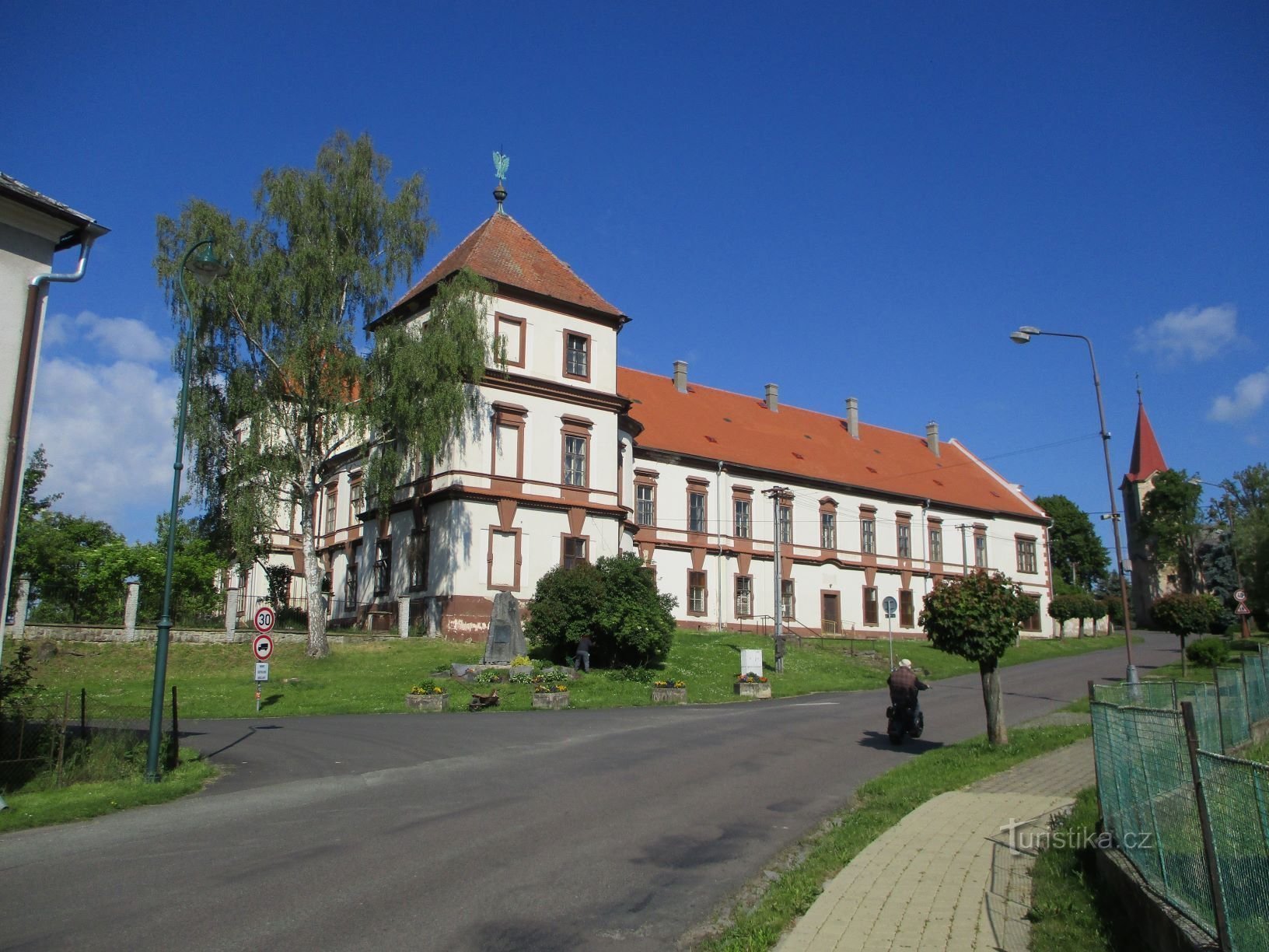 Zamek (Hořiněves, 27.5.2020)