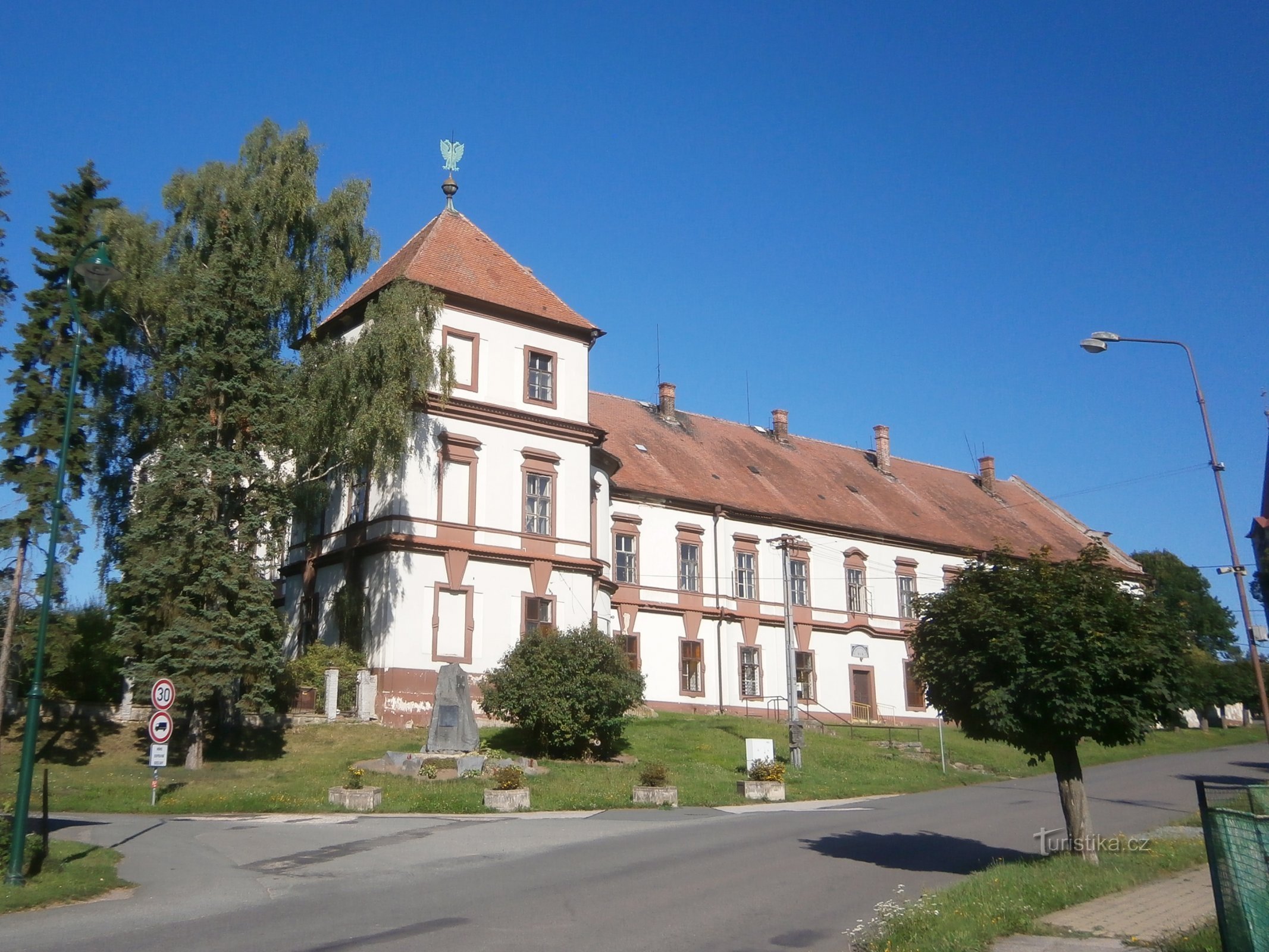 Kasteel (Hořiněves)