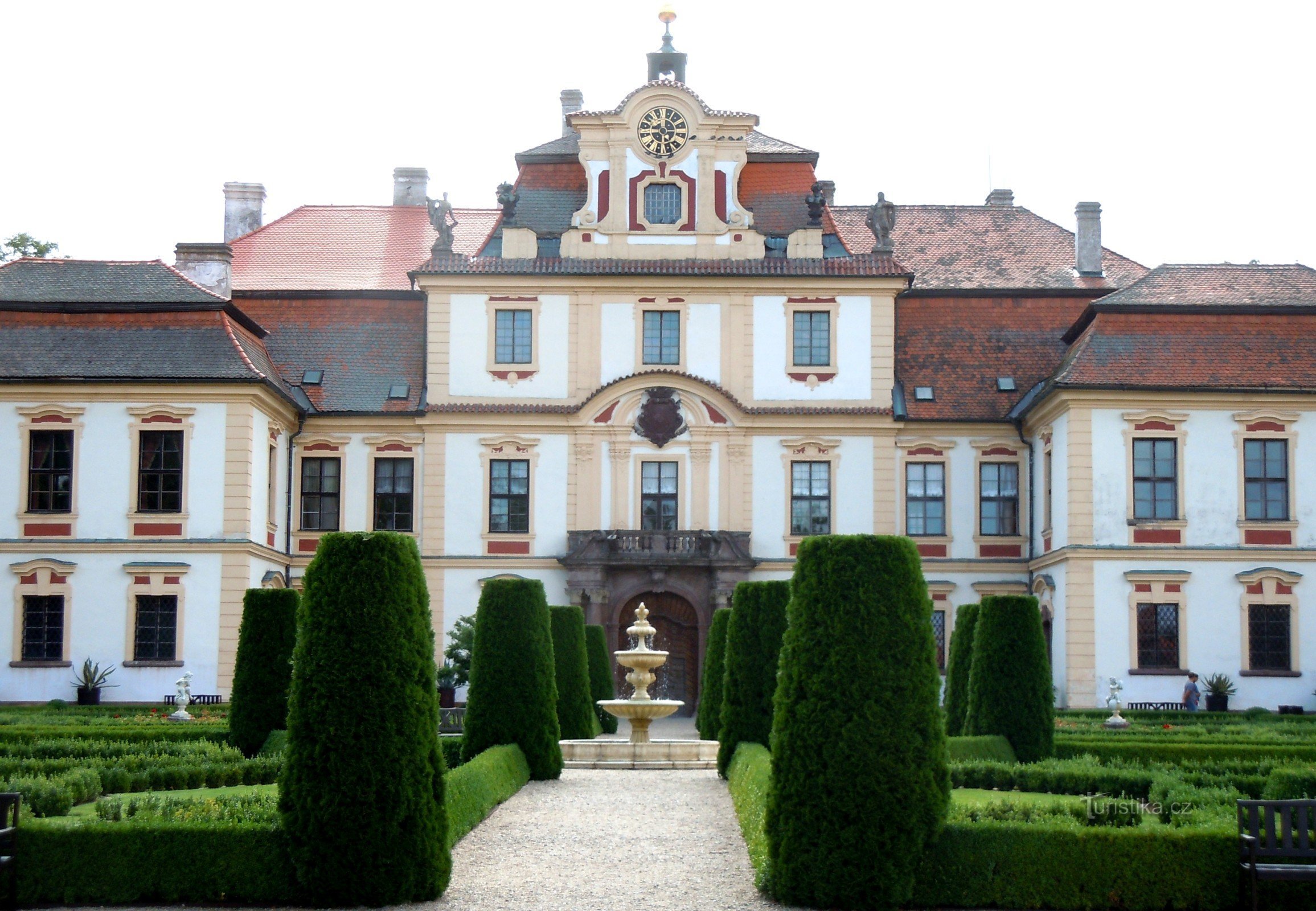 Schloss Jemniště - Haupteingang