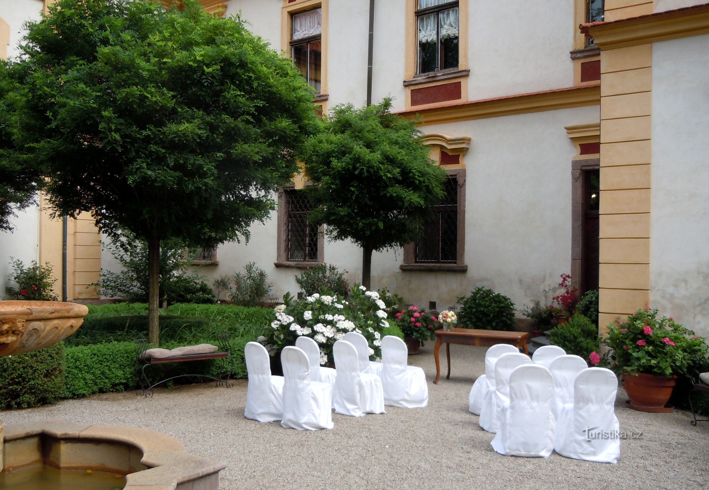 Schloss Jemniště - bereit für eine Hochzeit