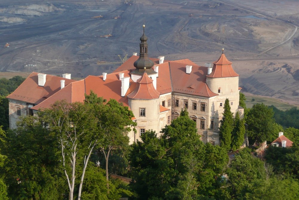 Jezeří slott