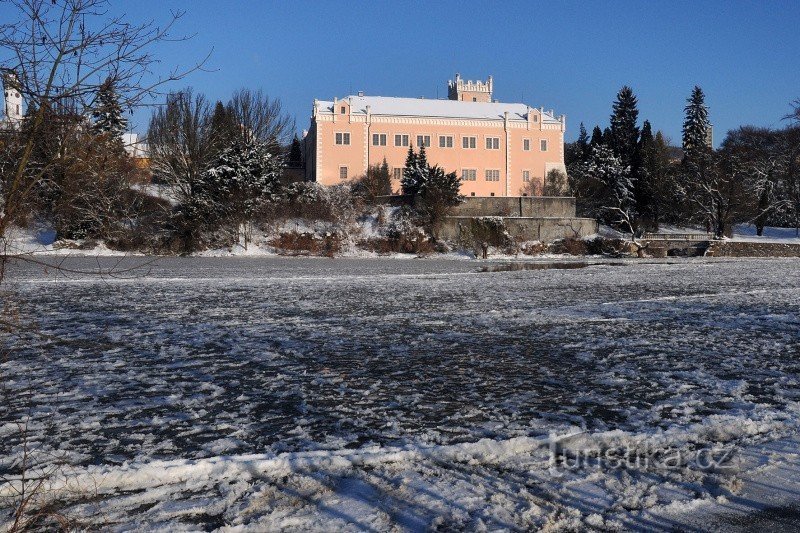 Zamek Klášterec nad Ohří zimą - autor R. Novotný