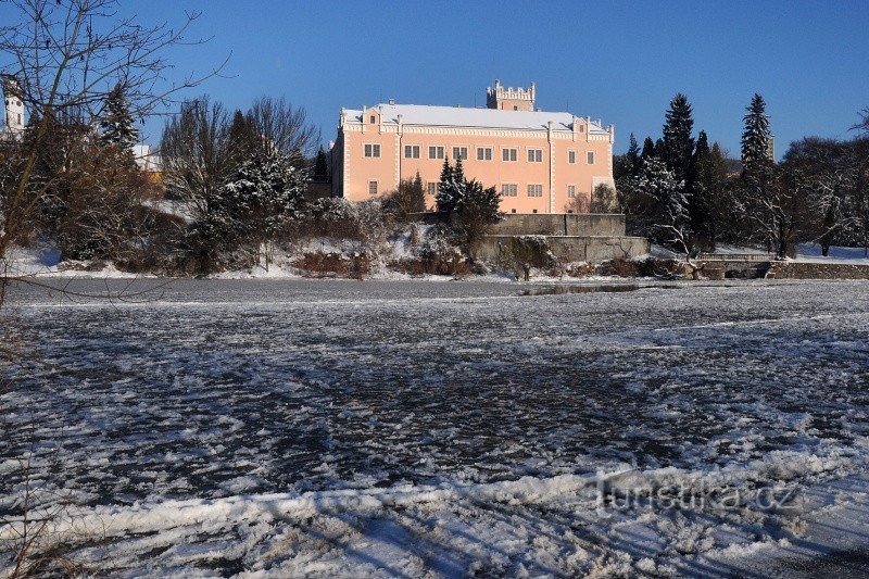 Klášterec nad Ohří vár télen – szerző R. Novotný