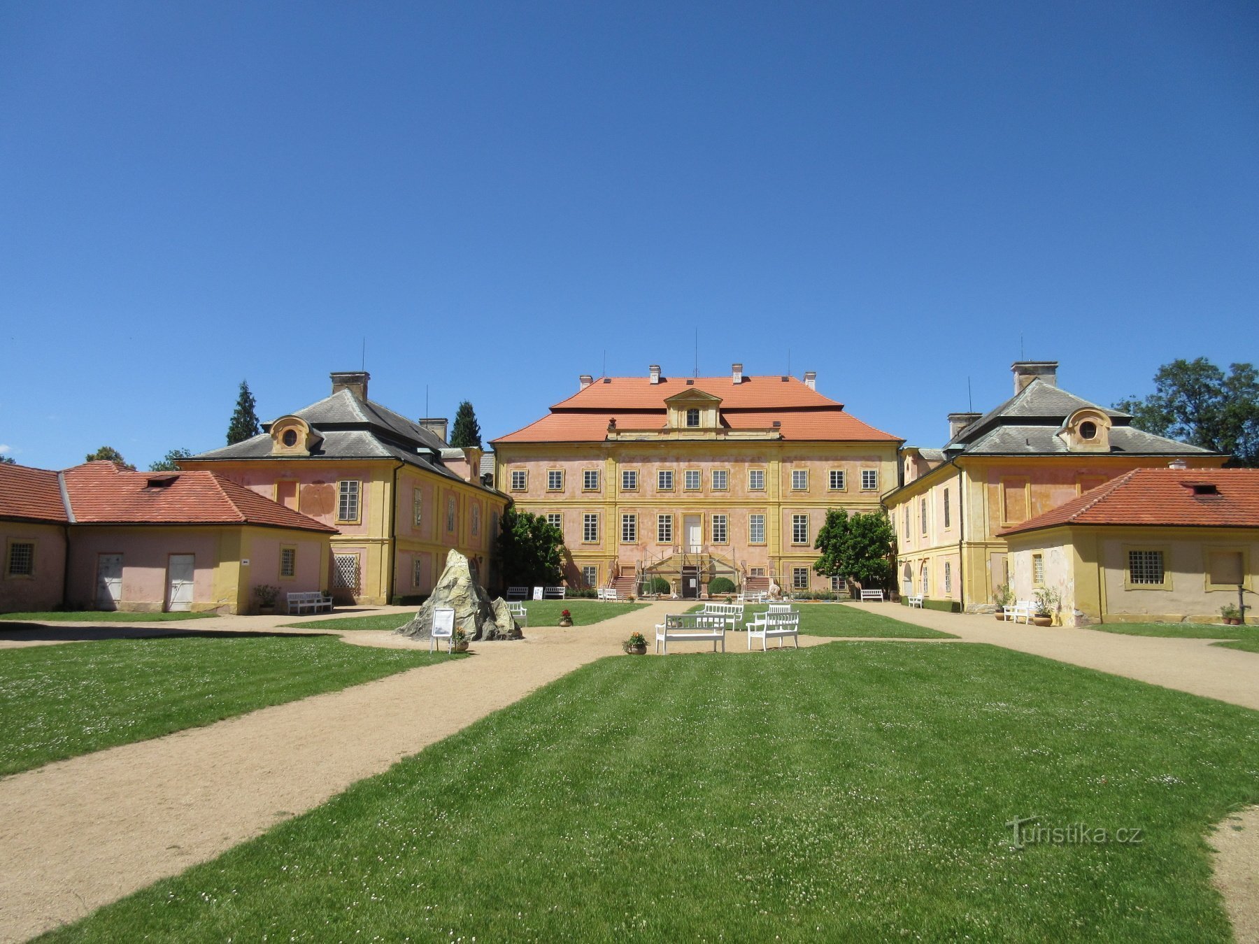 Château Belle cour avec cour