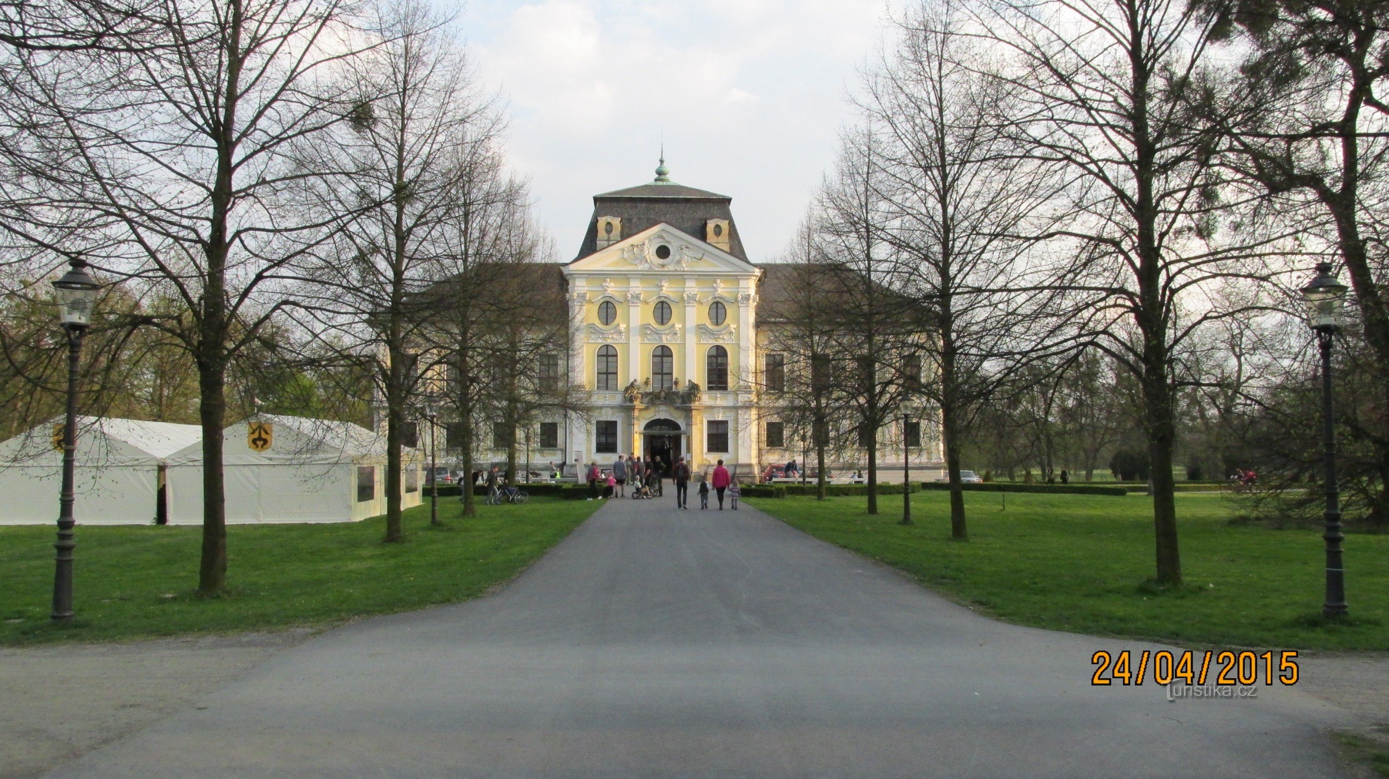 Kravaře slott: historisk rundtur med den vita damen + iscensatta scener från II. världskrig