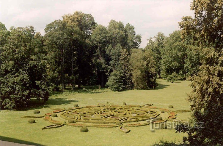 Kroměříž dvorac-vrt