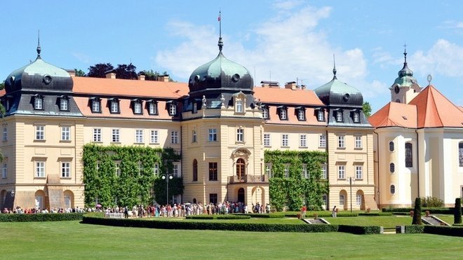 Lány slott