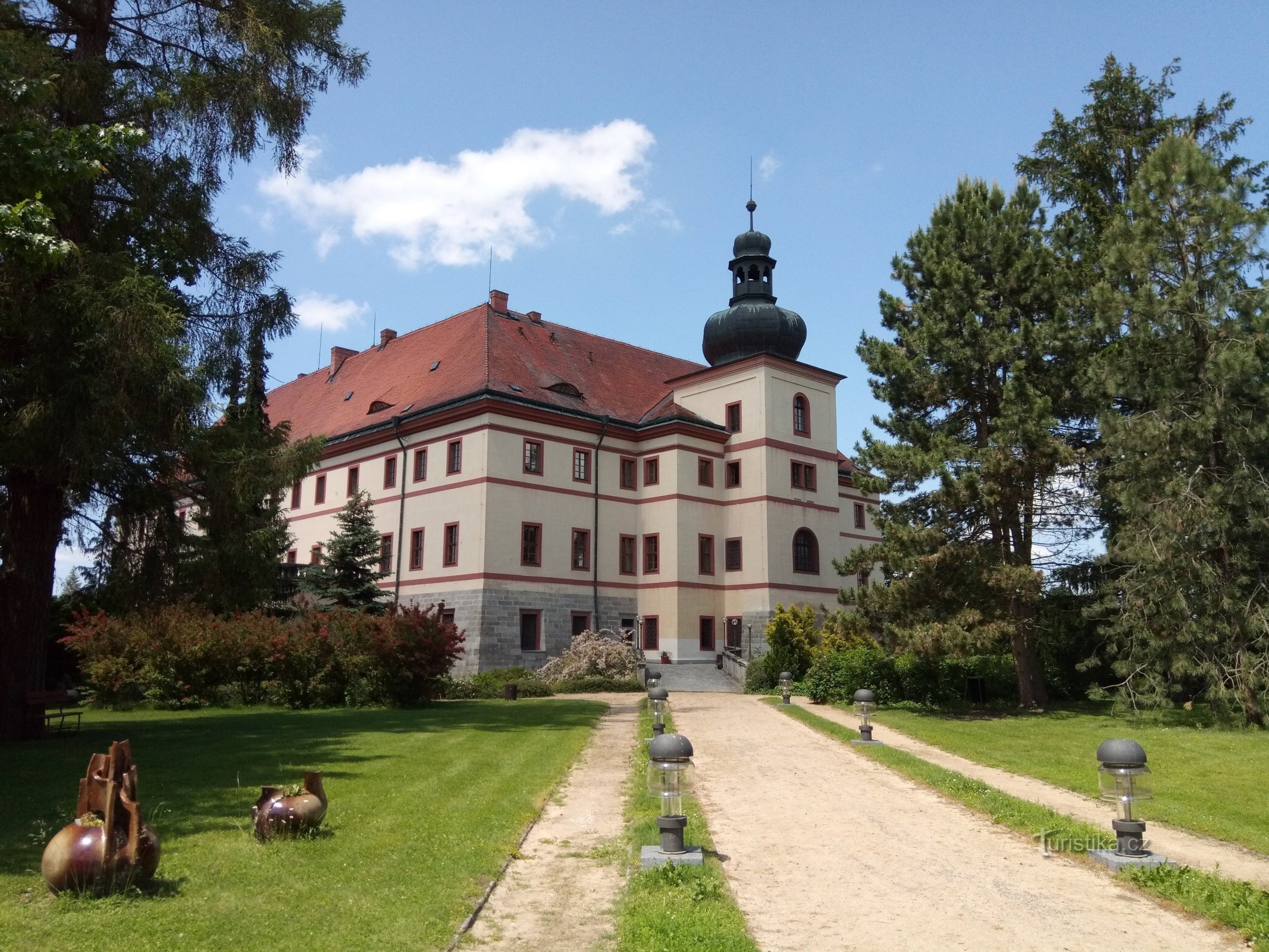 Schloss Lnáre