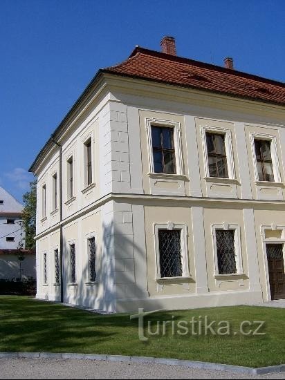 Mirošov Castle 2: the northern wing of the castle