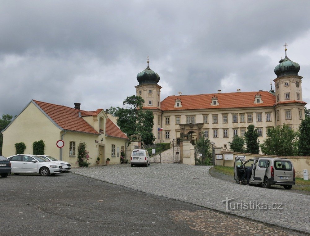 Mníšek pod Brdy slott