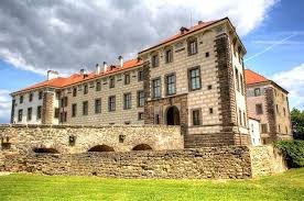 Nelahozeves Castle