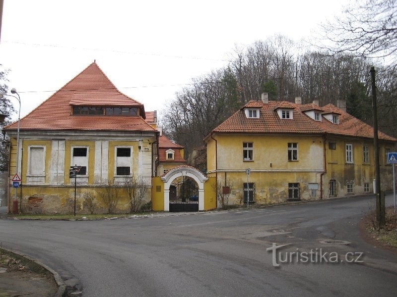 Neuberk slott (Mladá Boleslav – Čejetičky)