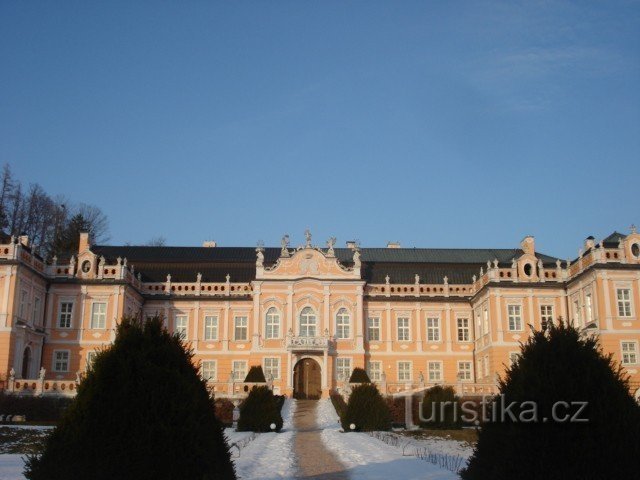 Zamek Nové Hrady zimą