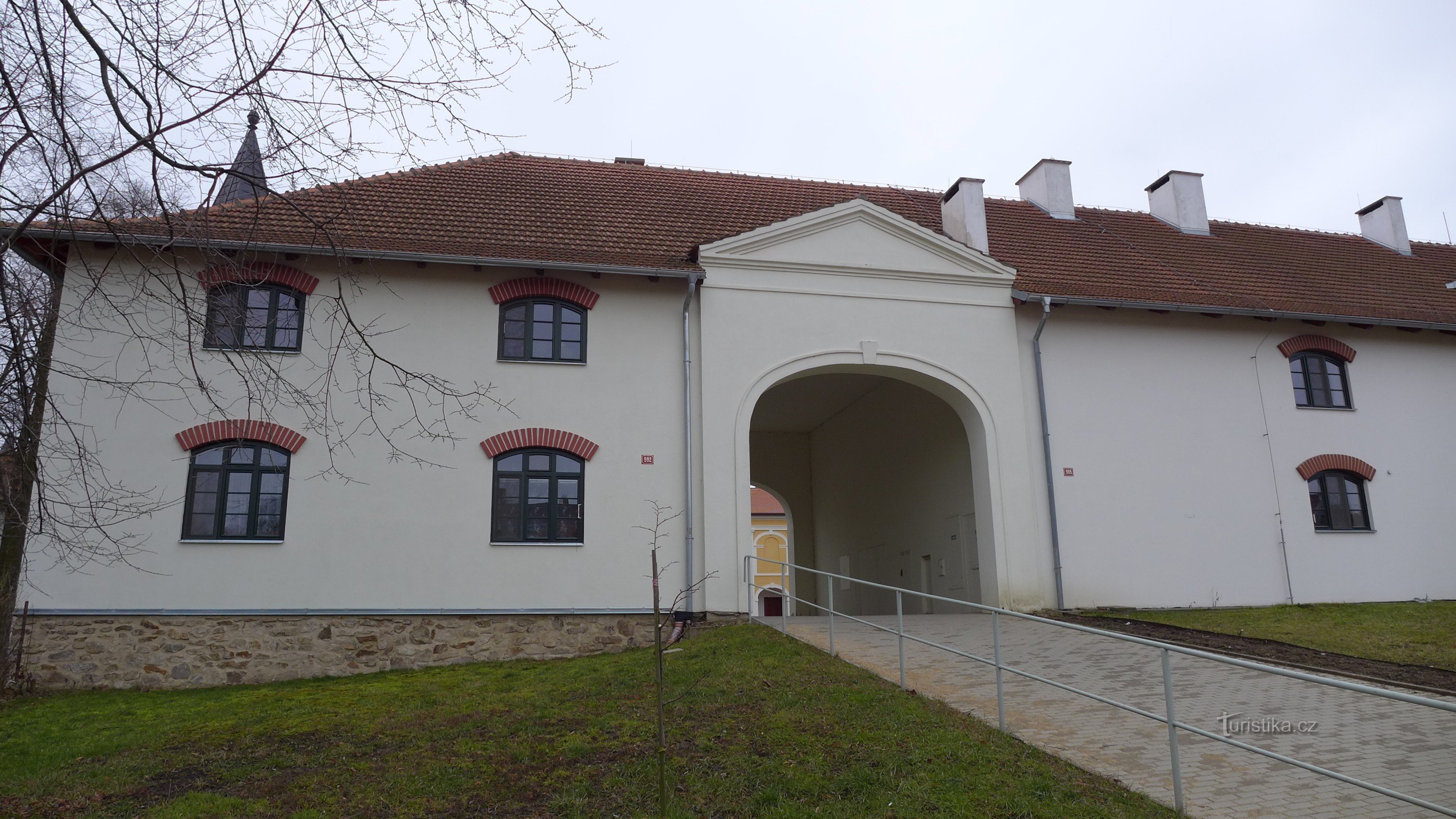 Okříšky Castle