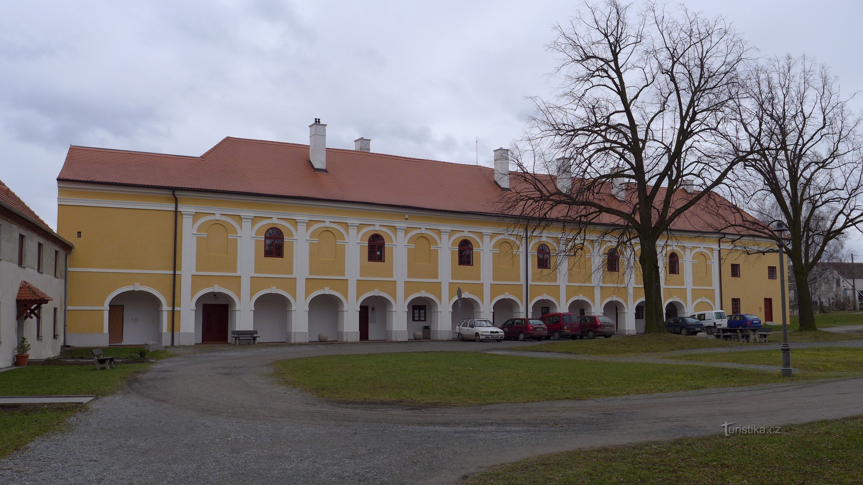 Castelul Okříšky