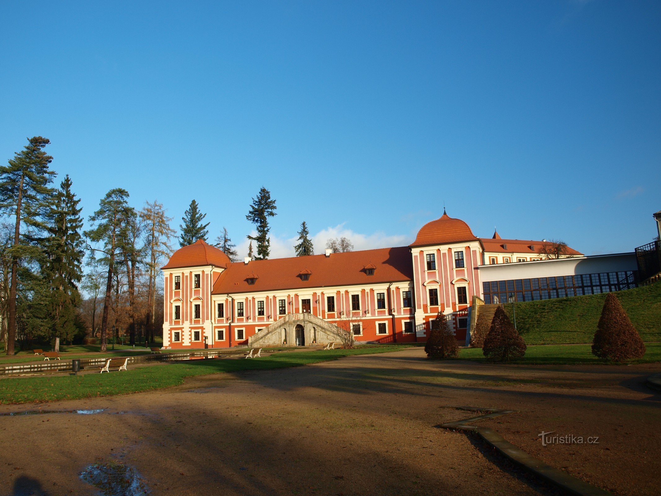 Ostrov nad Ohřín linna - Prinssien palatsi