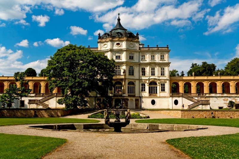 Schloss Ploskovice