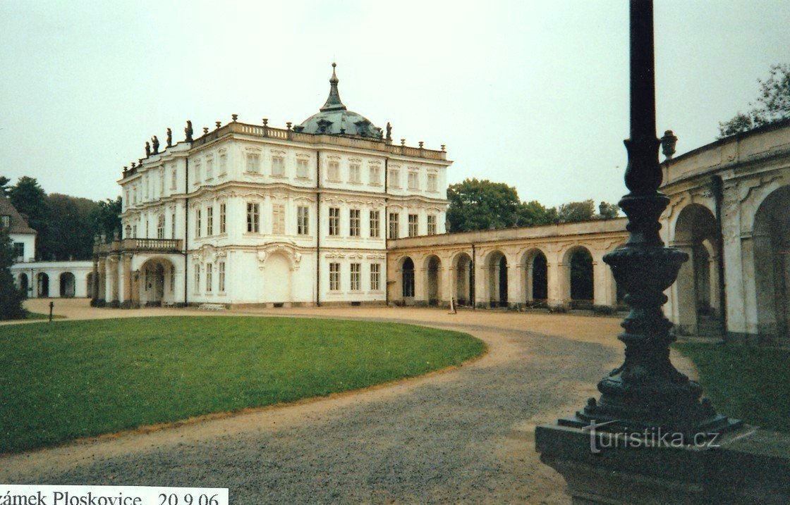 Ploskovice slott