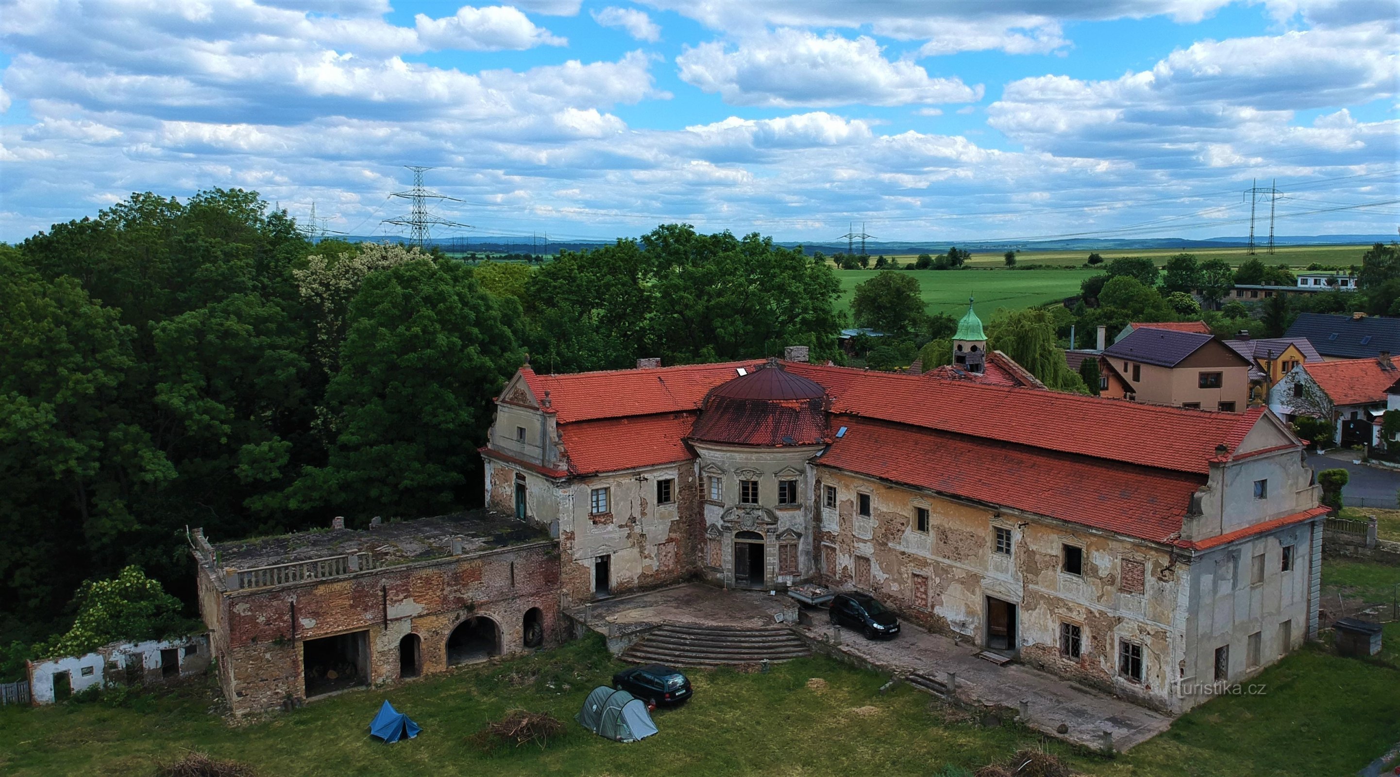 Château de Poláky - une perle baroque qui s'éveille