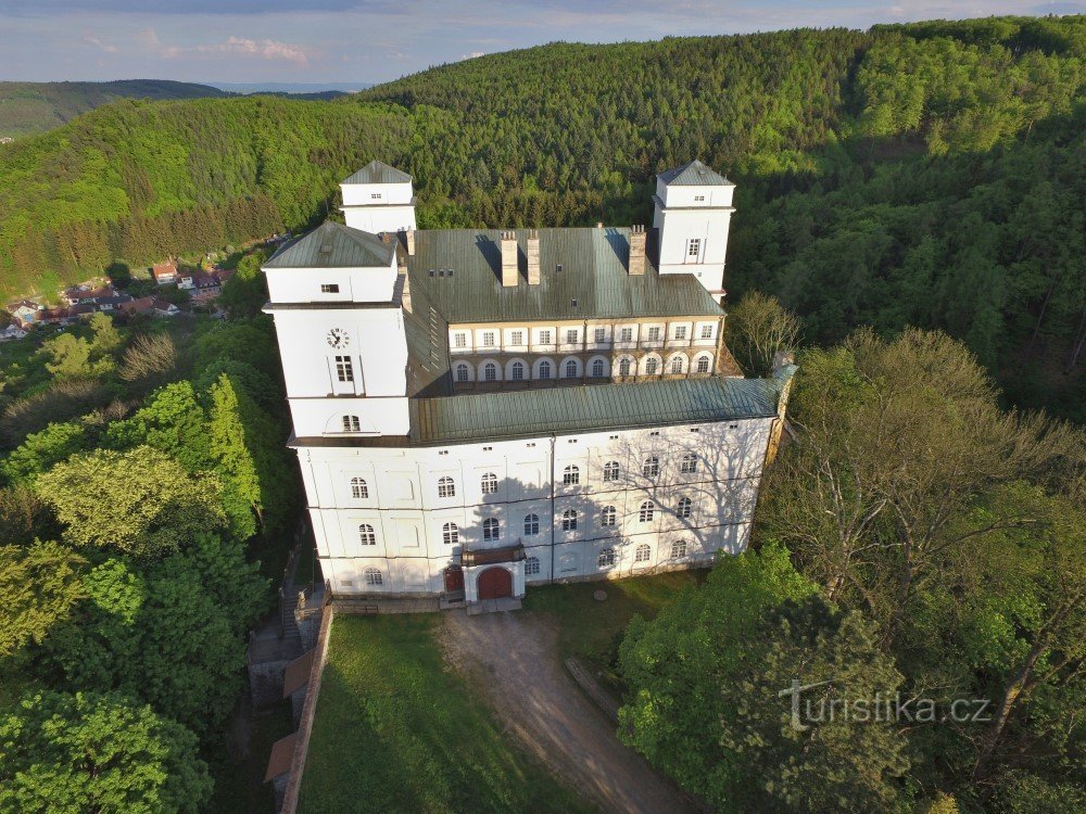 Castelul Račice - vacanță într-un cadru pitoresc între Munții Drahan și Carstul Moravian