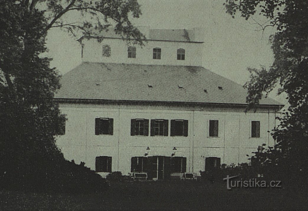 1925 年左右的拉蒂博日采城堡