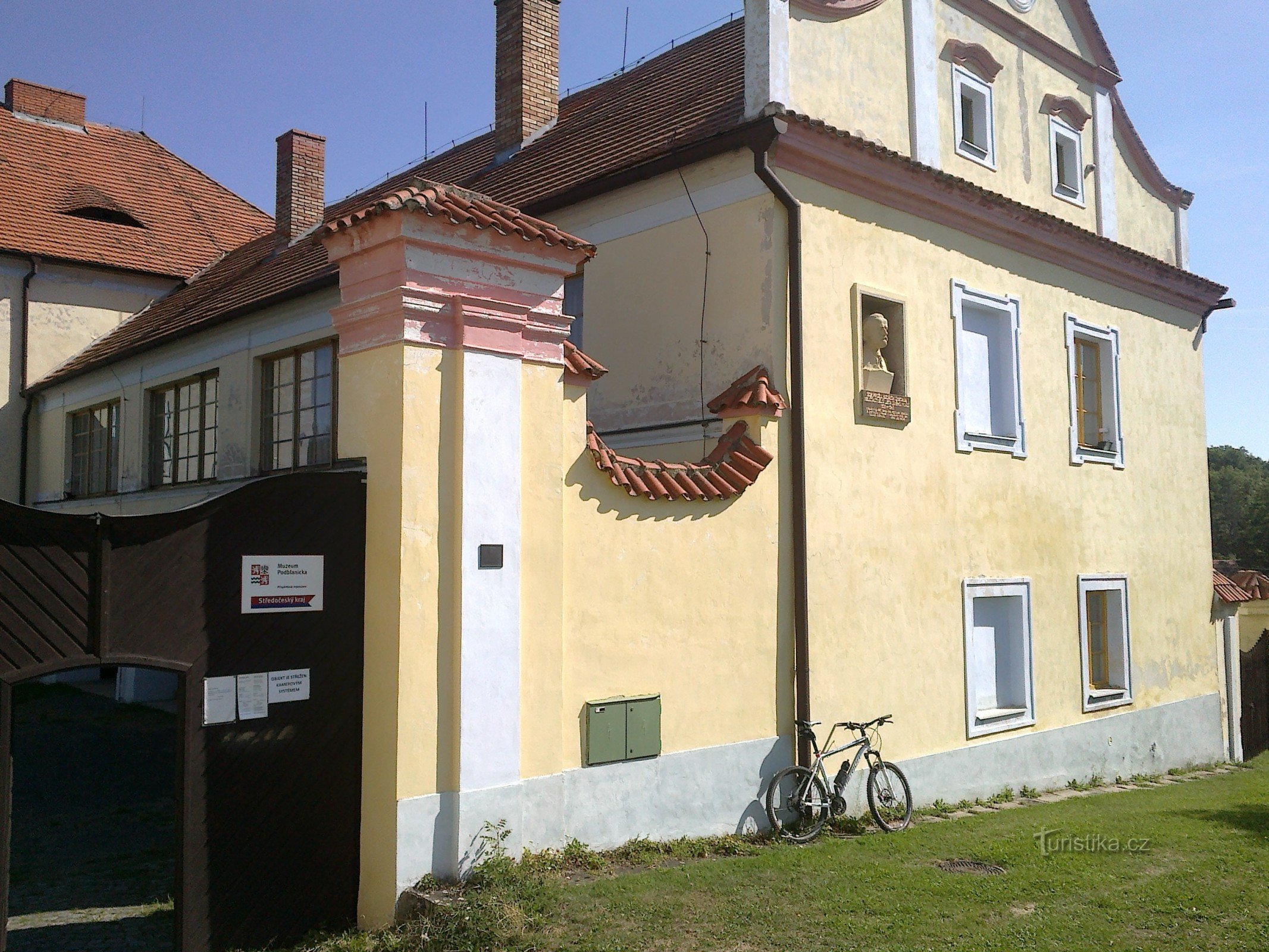 Růžkova Lhotice Castle.