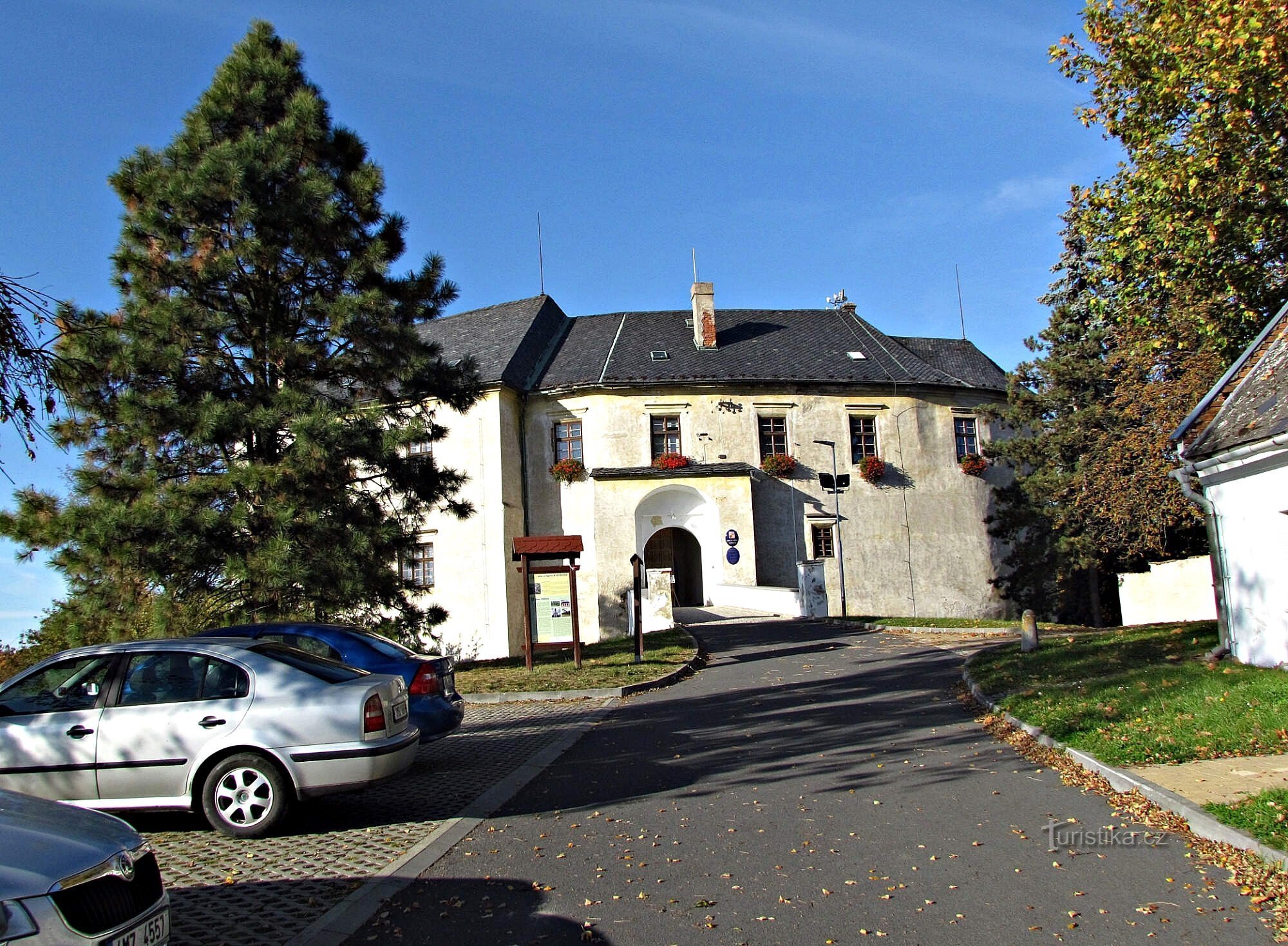 Castelo de Tršice do lado de fora