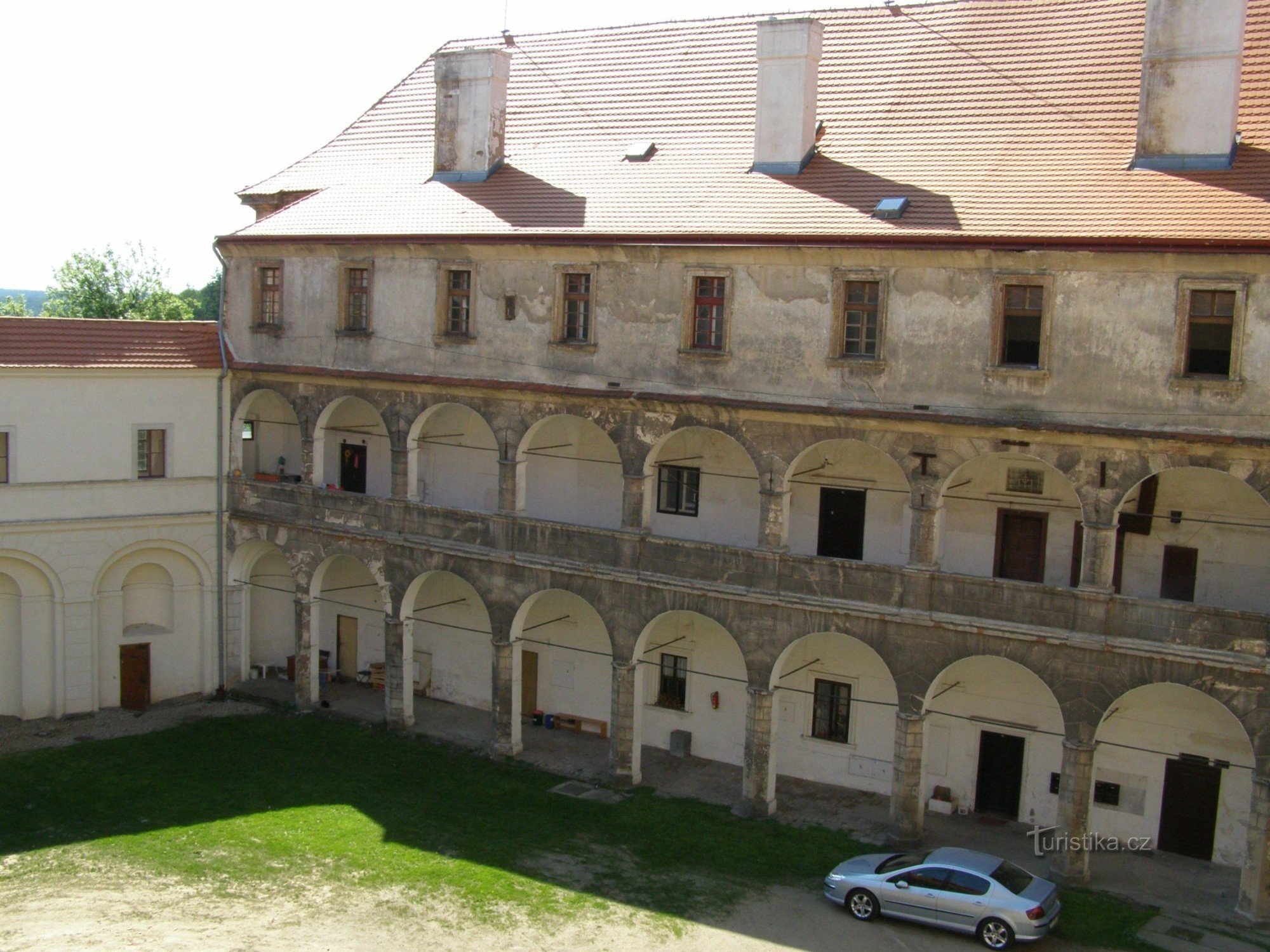 Schloss in Bélé pod Bezdězem