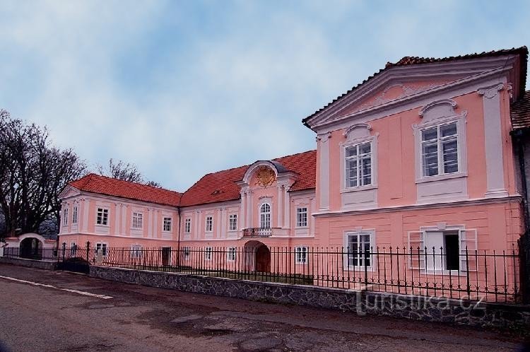 Schloss in Hrádek im Neuen