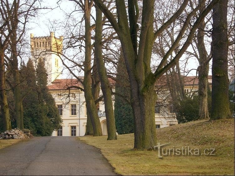 Castelo em Kamenice: Kamenický pertence aos importantes edifícios históricos da vila de Kamenice