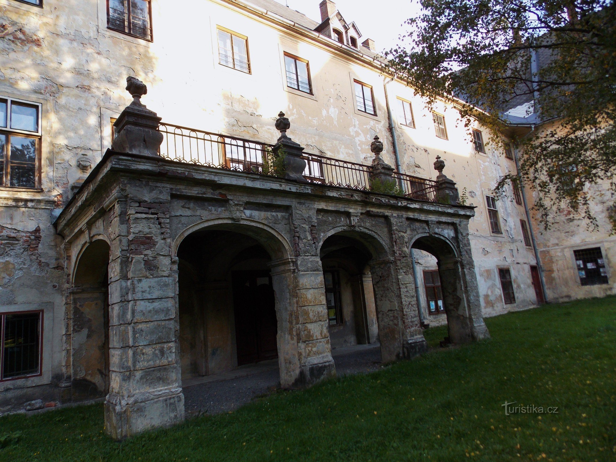 Zamek w lokalnej części Rýmařova - Janovice