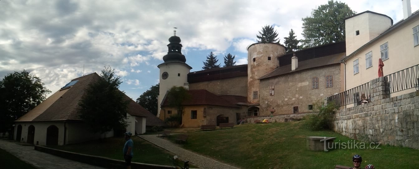 Schloss in Usov