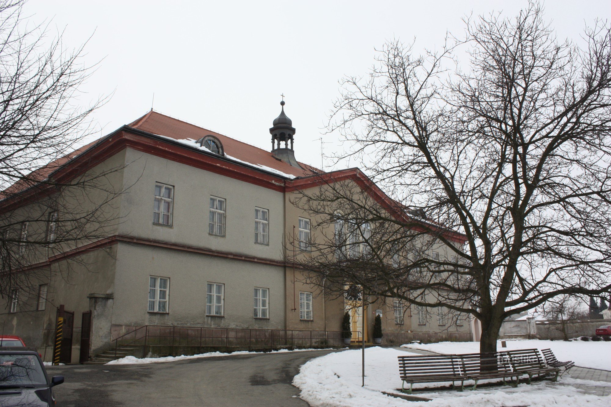 Chateau v Víceměřice danes Dom pri rubníku