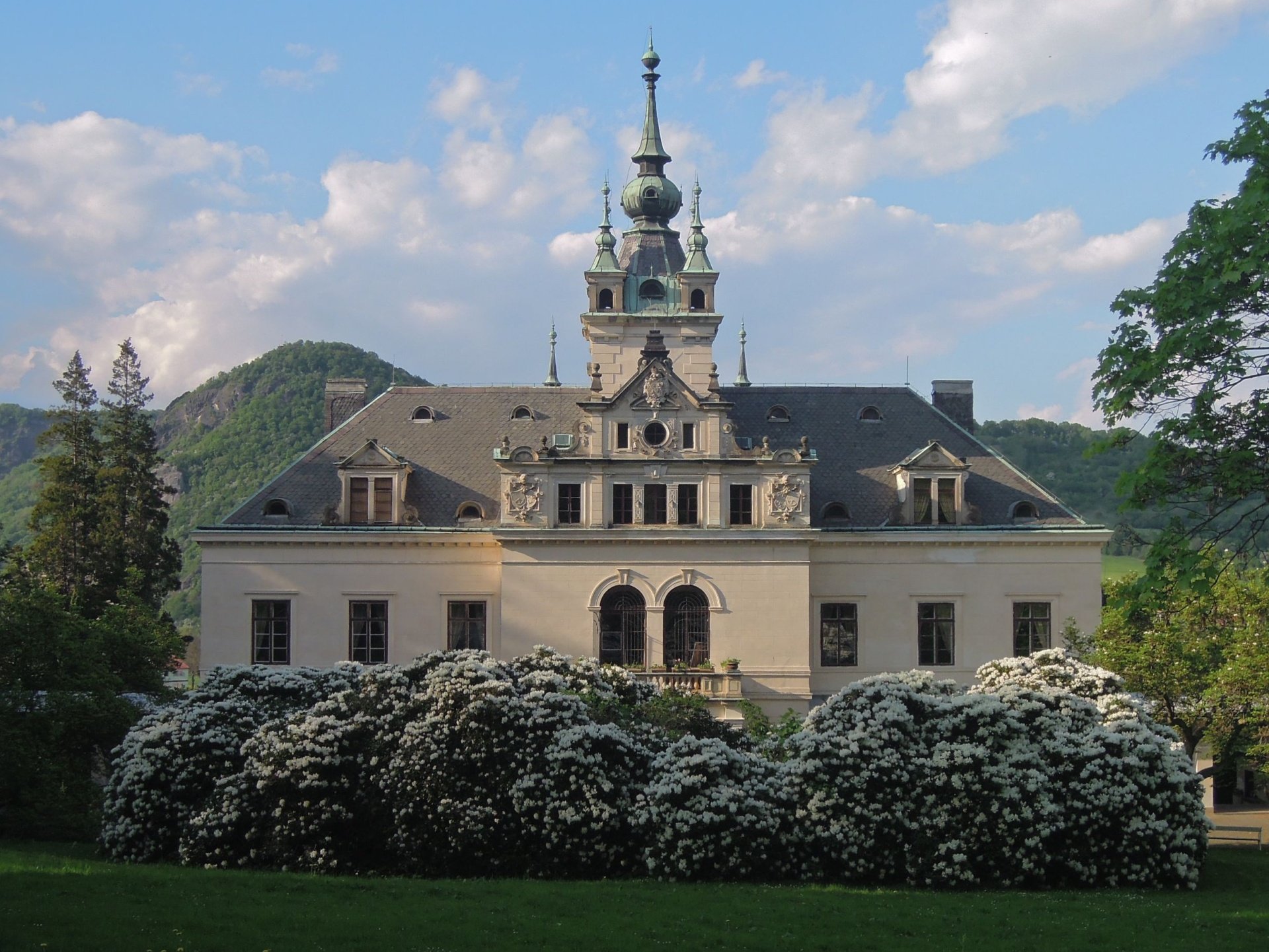 Zámek Velké Březno