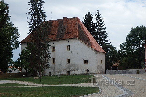 Dvorac Vlachovo Březí