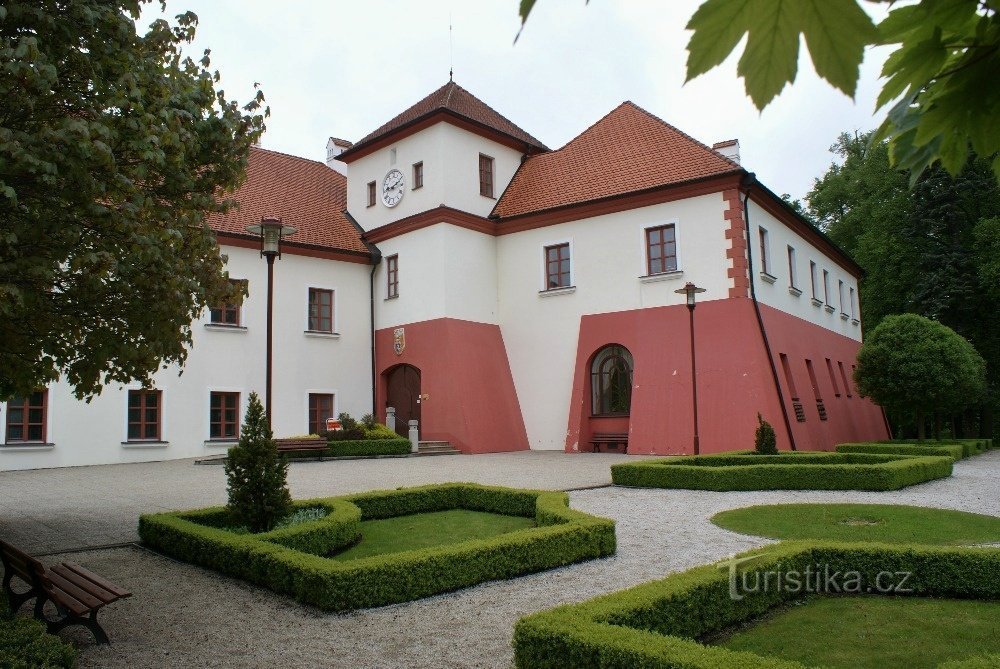 castelul Vysoký Hrádek